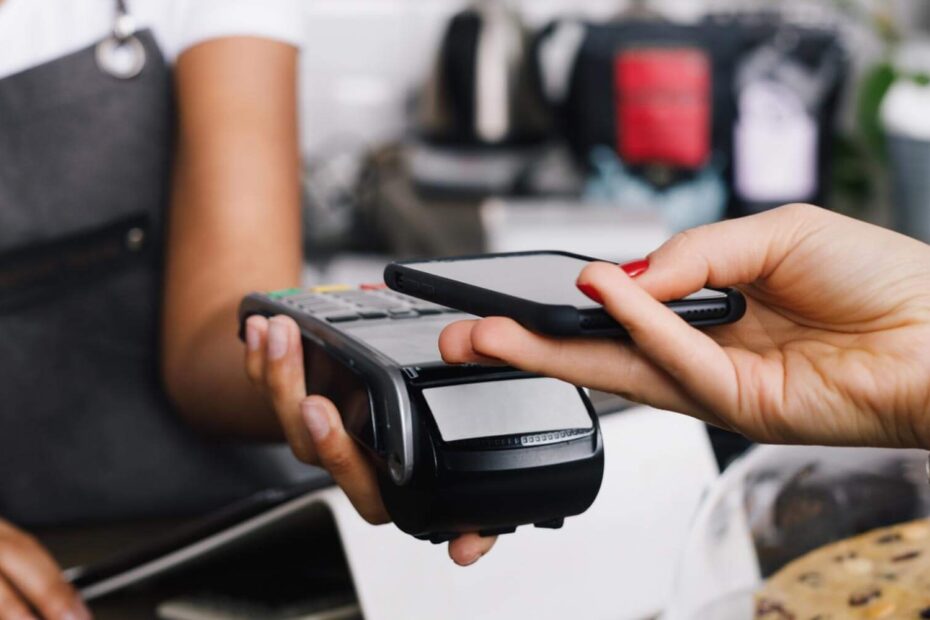 hero_mobilepayment_desk